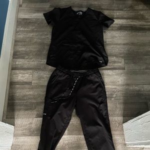 Black large Grey’s anatomy scrubs, top and bottom